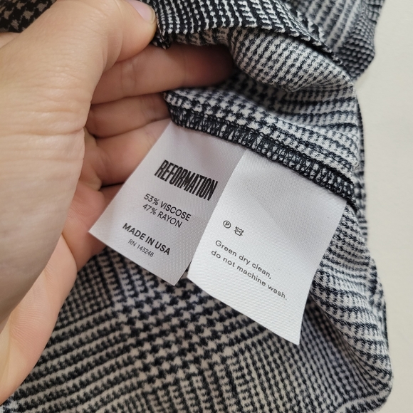Reformation cropped button down houndstooth top - Picture 4 of 4